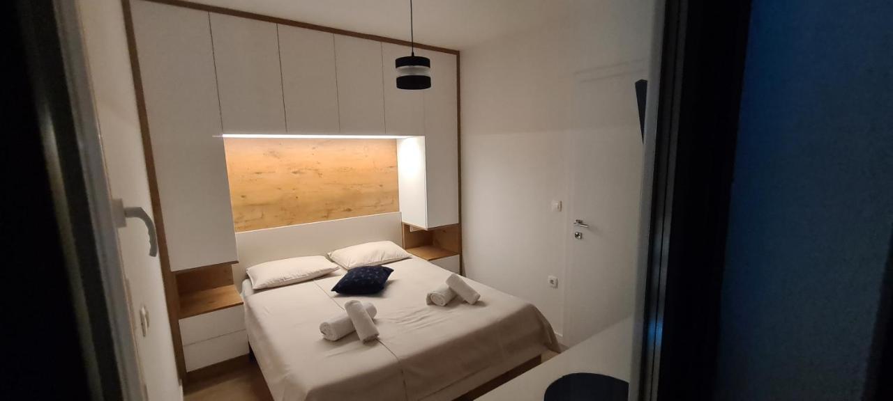 Apartman Marcelina 1 With Private Pool Trogir Zewnętrze zdjęcie