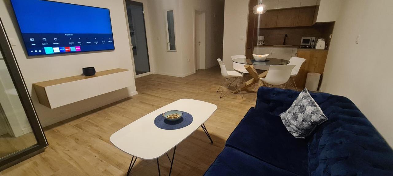 Apartman Marcelina 1 With Private Pool Trogir Zewnętrze zdjęcie