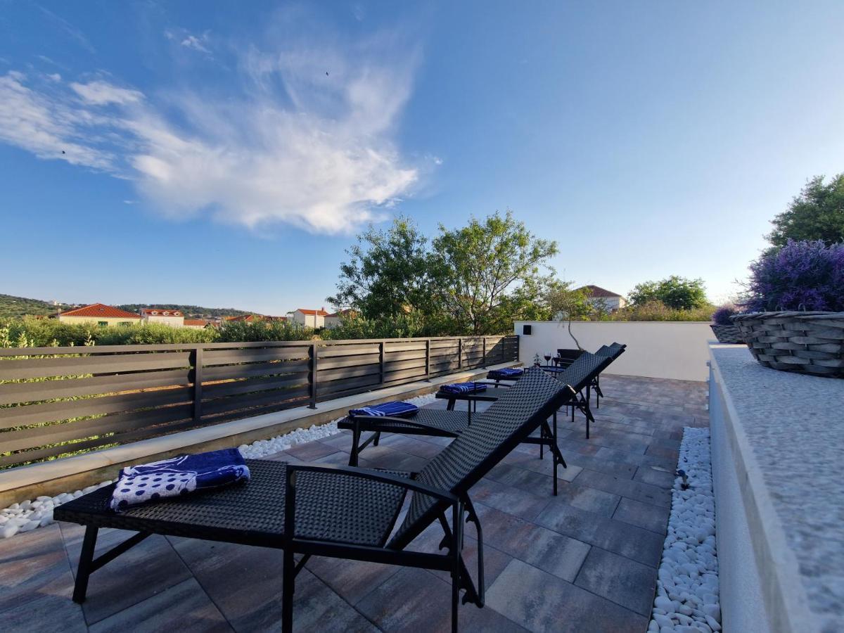 Apartman Marcelina 1 With Private Pool Trogir Zewnętrze zdjęcie