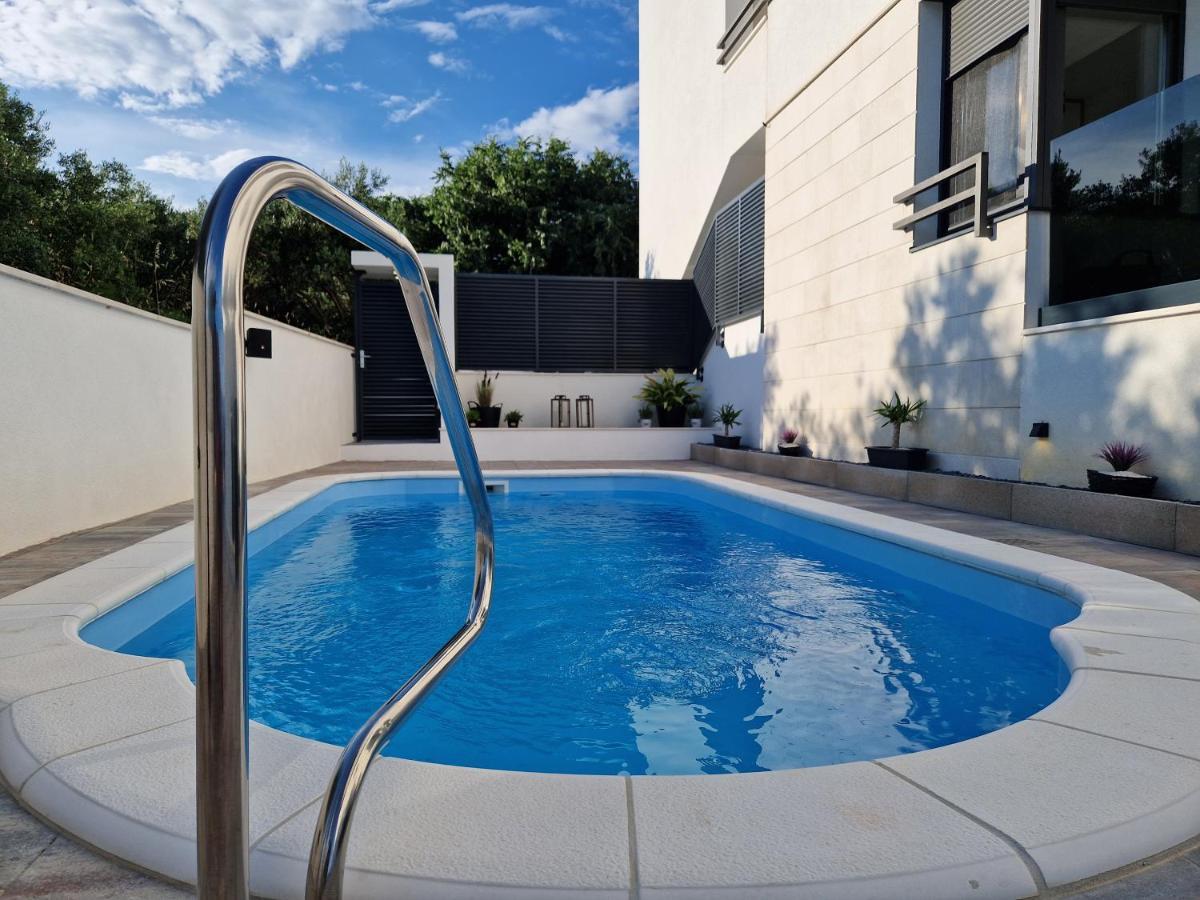 Apartman Marcelina 1 With Private Pool Trogir Zewnętrze zdjęcie