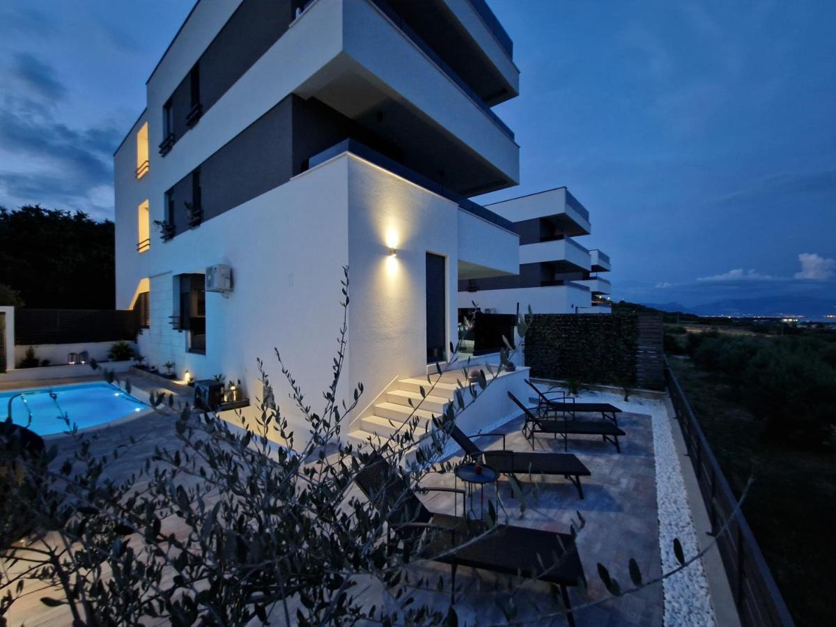 Apartman Marcelina 1 With Private Pool Trogir Zewnętrze zdjęcie
