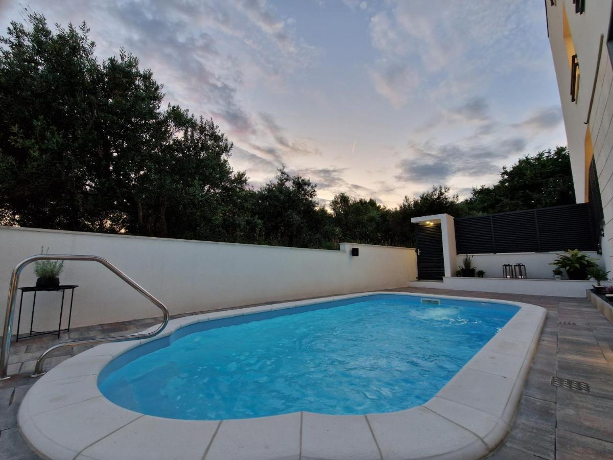Apartman Marcelina 1 With Private Pool Trogir Zewnętrze zdjęcie