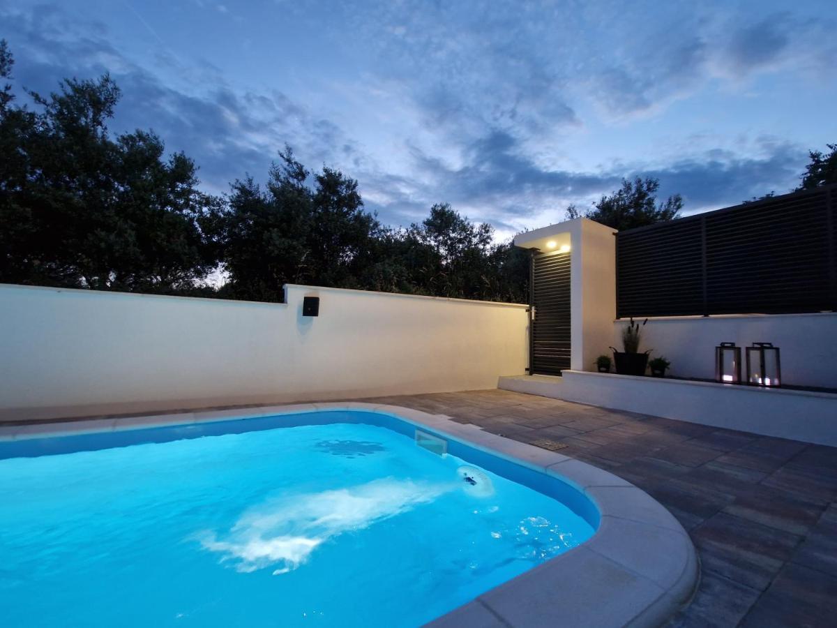 Apartman Marcelina 1 With Private Pool Trogir Zewnętrze zdjęcie
