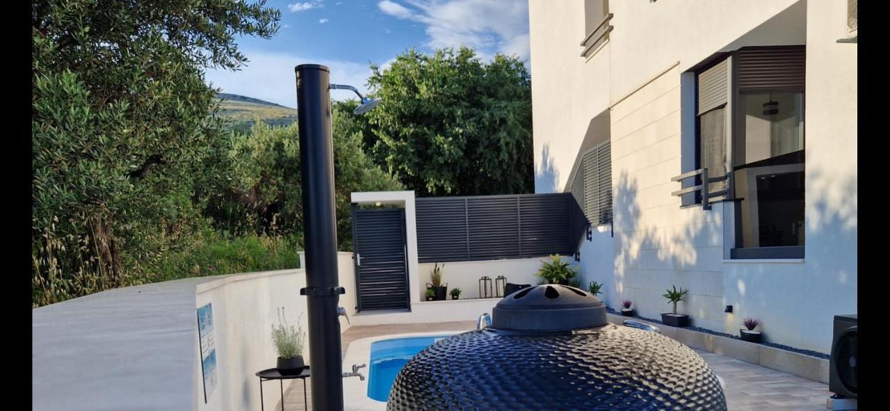 Apartman Marcelina 1 With Private Pool Trogir Zewnętrze zdjęcie