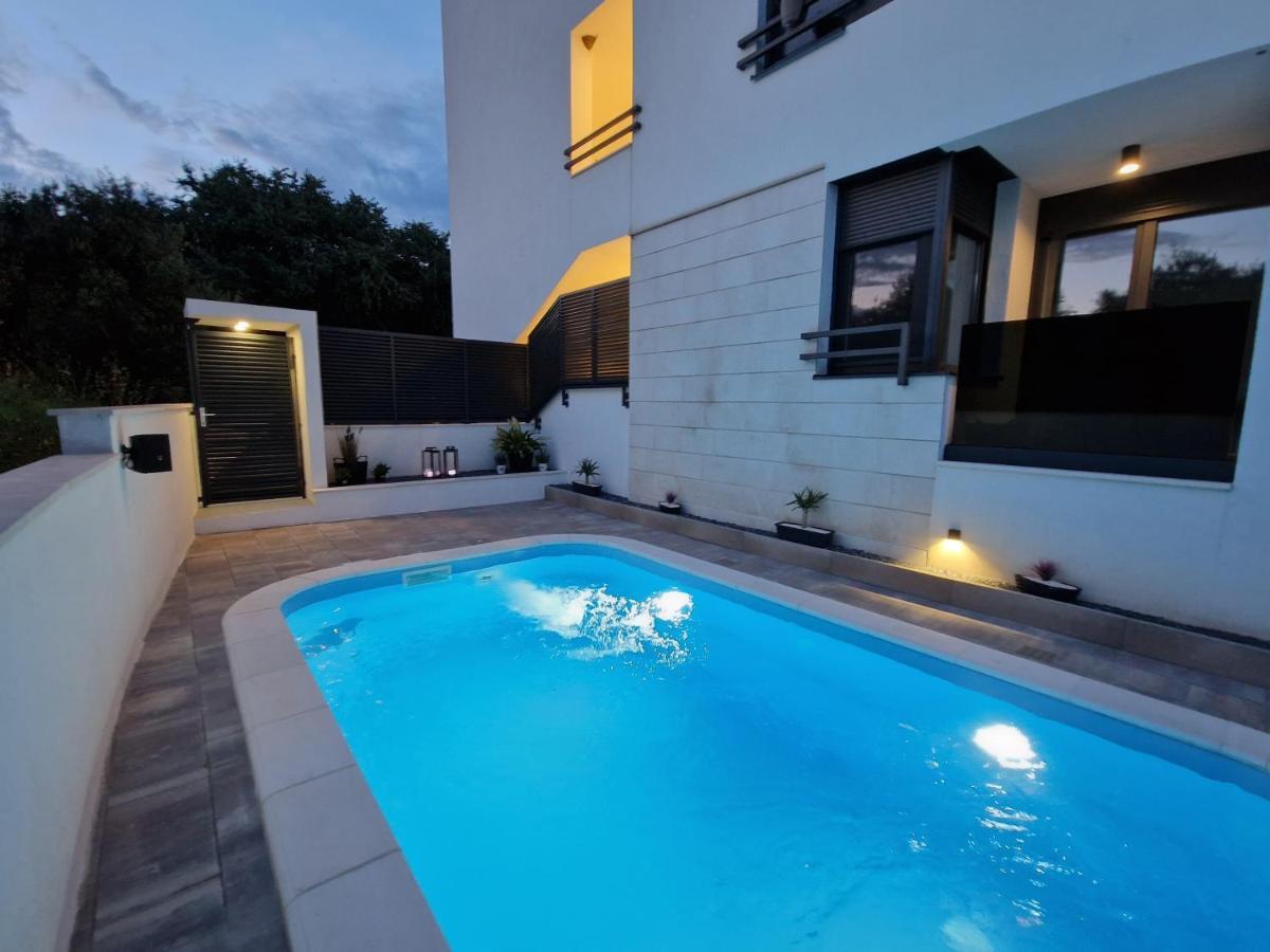 Apartman Marcelina 1 With Private Pool Trogir Zewnętrze zdjęcie